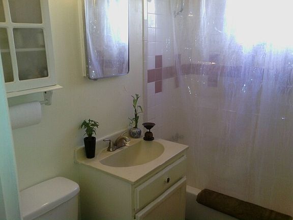 5th image of 1308 Columbia Dr SE