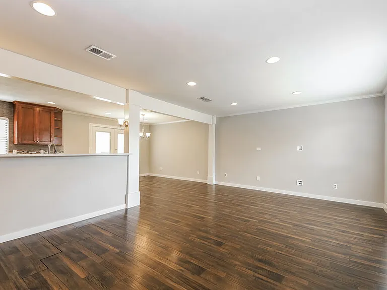 2325 Woodhollow Ave — Photo 4