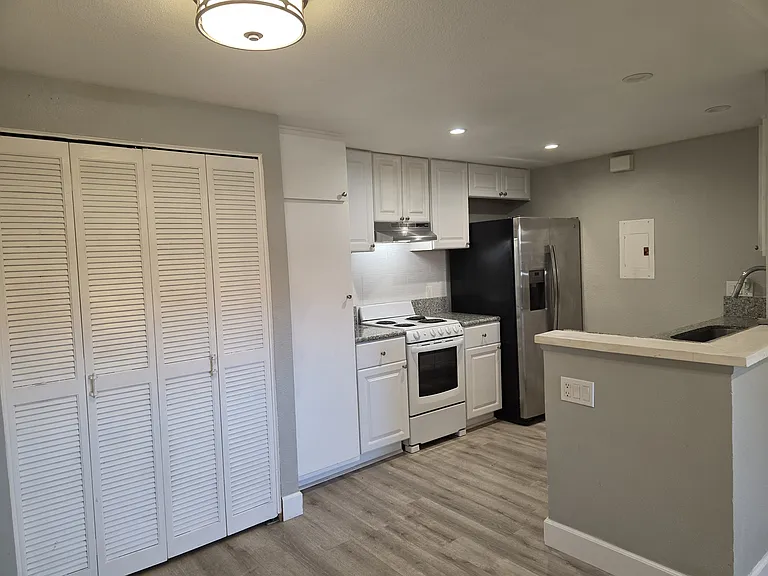 871 W San Ysidro Blvd W #1 — Photo 8
