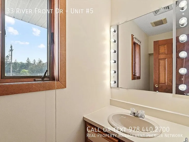33 River Front Dr #5 — Photo 16
