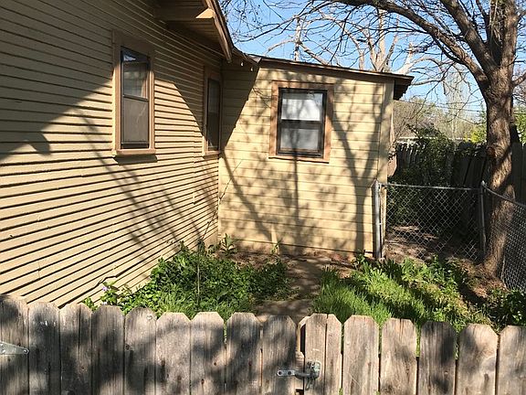 3rd image of 905 S Louisiana St #B