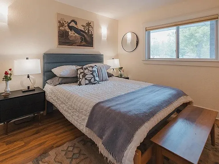 233 N Meldrum St #B6 — Photo 8