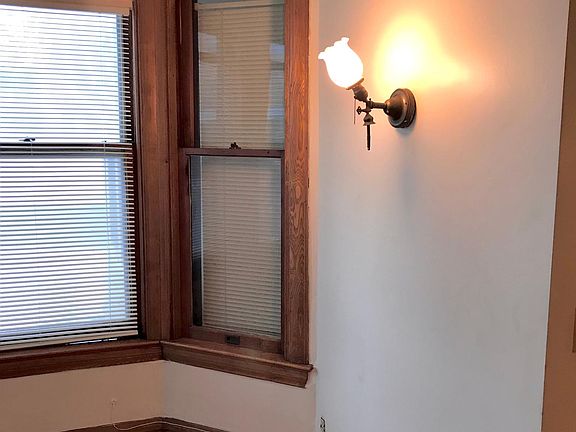 2nd image of 1005 University Ave SE #2