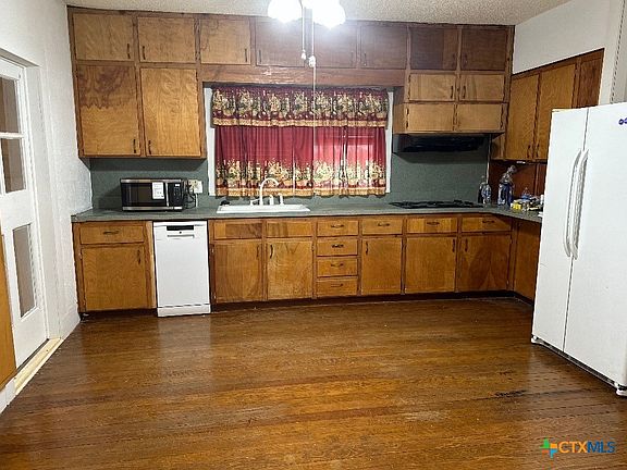 5th image of 310 W Avenue A