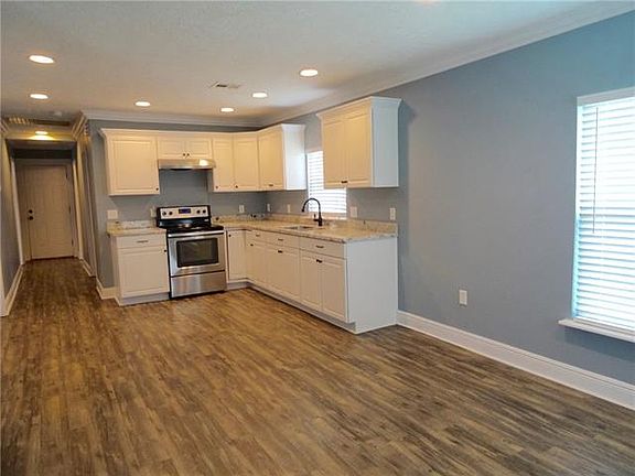 4th image of 611 17th St