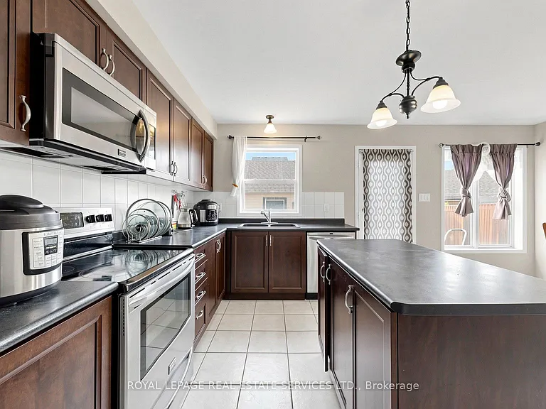 100 Georgian Dr — Photo 14