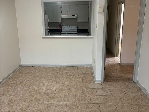 2nd image of 837 N 6th St APT 6