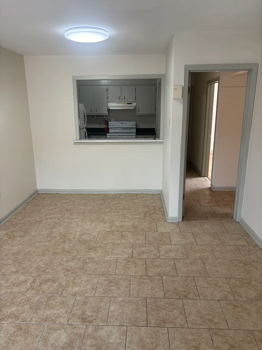 Building Photo - 837 N 6th St #6