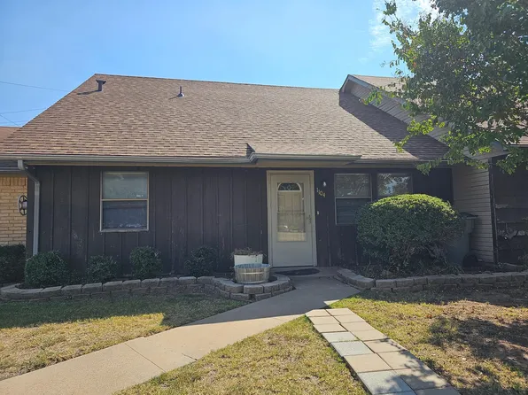 1104 NW 52nd Cir, Lawton, OK 73505