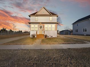 609 Grove St, Beaver Dam, WI 53916