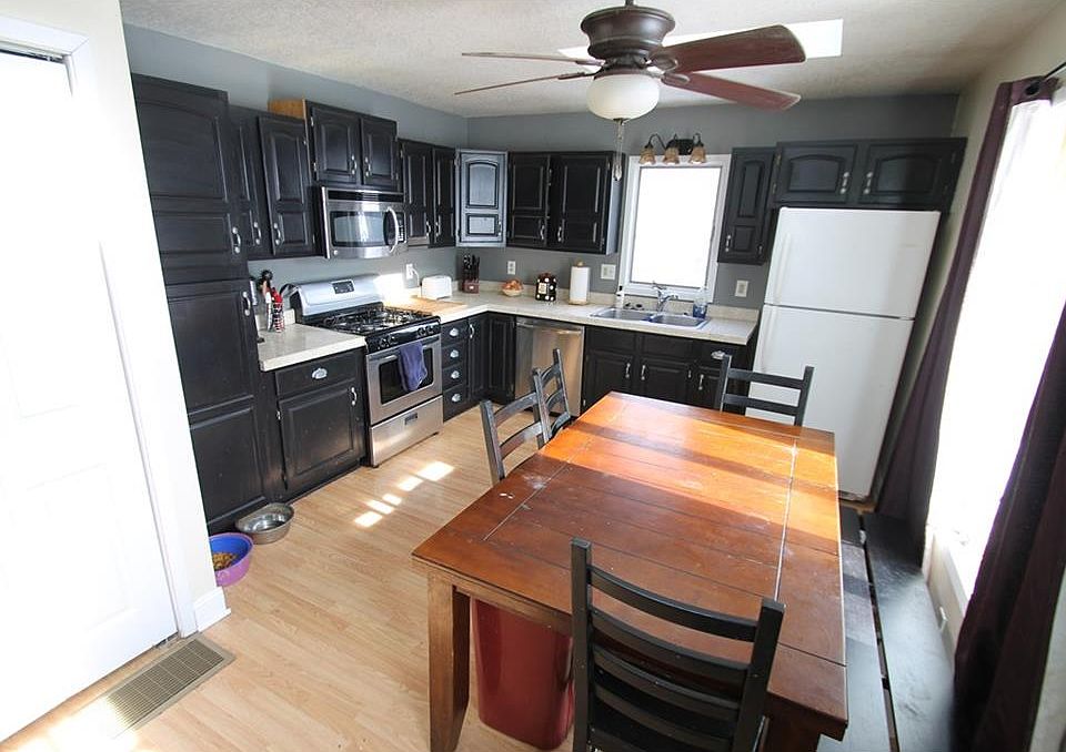 360 NW 3rd St, Earlham, IA 50072 Zillow