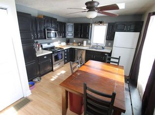 360 NW 3rd St, Earlham, IA 50072