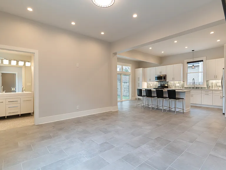 1544 Court Ave #2 — Photo 6