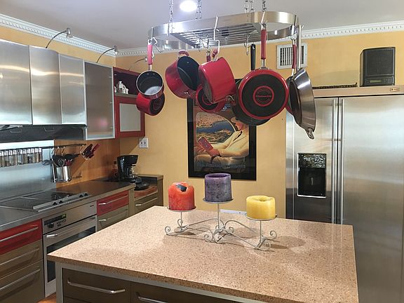 5th image of 3661 NE 170th St APT 3