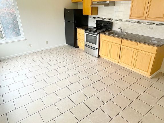 5th image of 248 Anza St APT 101