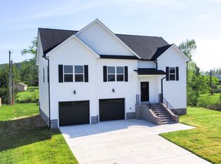 8007 Holly Hills Dr, Chattanooga, TN 37421