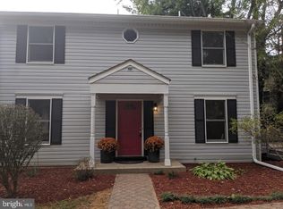 5825 Silchester St, Burke, VA 22015