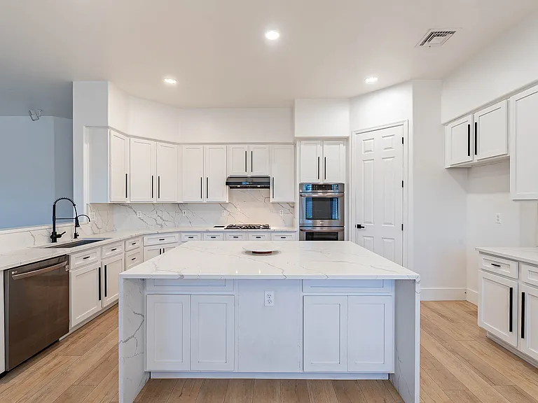 2956 S Birch Ct — Photo 22