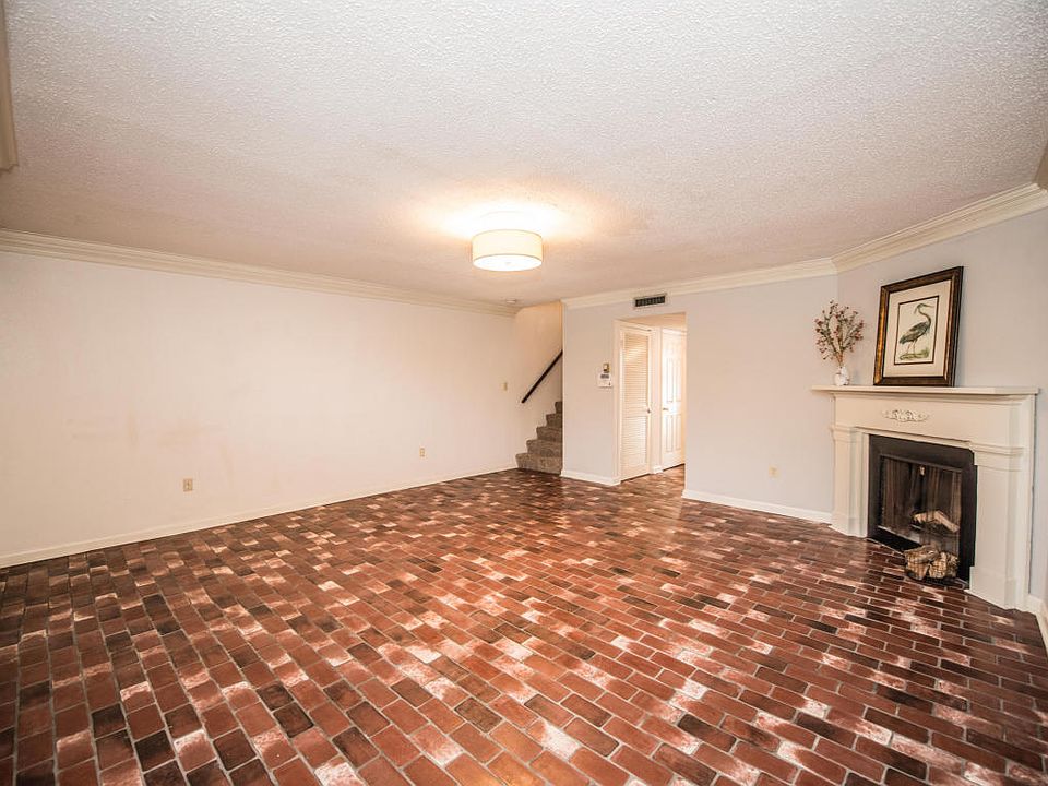 110 W BAYOU PKWY Lafayette LA Zillow