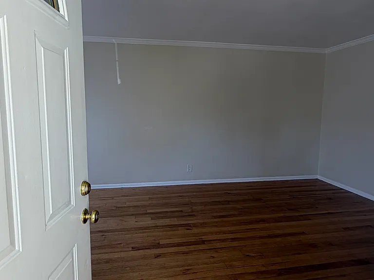 3850 Wade St — Photo 2