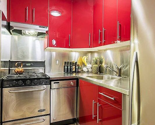 2nd image of 60 E 9th St APT 521