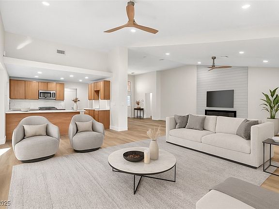 2nd image of 8537 Glenmount Dr
