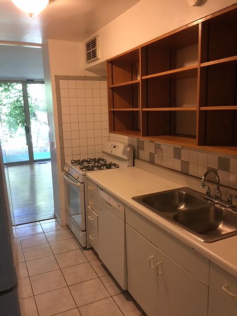 2nd image of 816 S Ada St