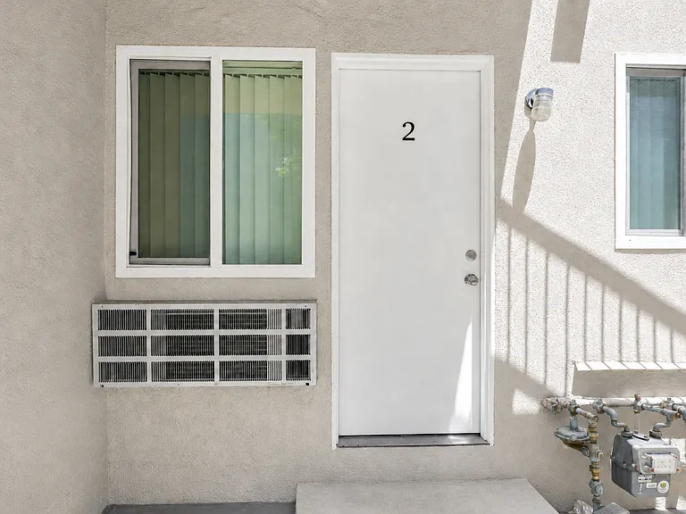 212 W Elk Ave #2 — Photo 13