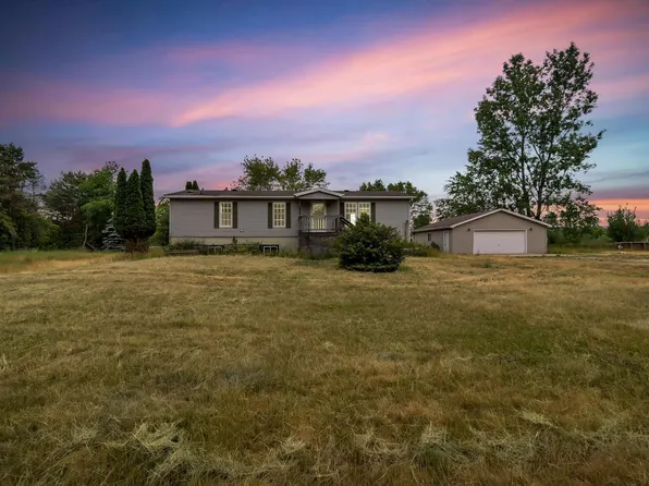 14644 S State Rd, Perry, MI 48872