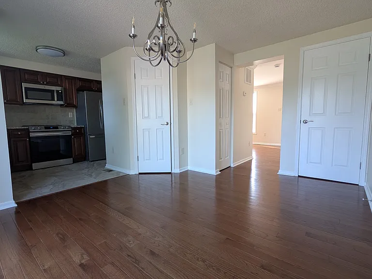 Tulip Ct — Photo 5