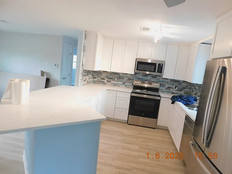 313 Surf St — Photo 4