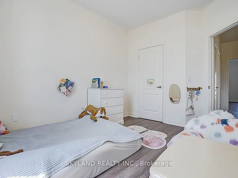 459 Dundas St E — Photo 31
