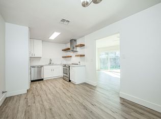 672 W Antonio Dr, Clovis, CA 93612