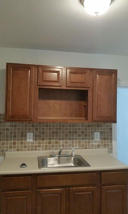 1st image of 126 W Wishart St