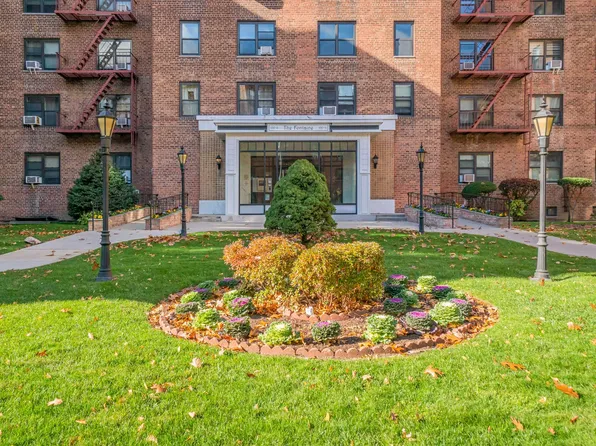 100-11 67th Road image 2 of 28