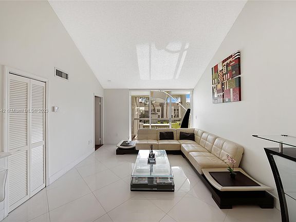 4th image of 4865 NW 97th Pl #341