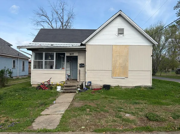 107 W Moss Ave, Earlington, KY 42410