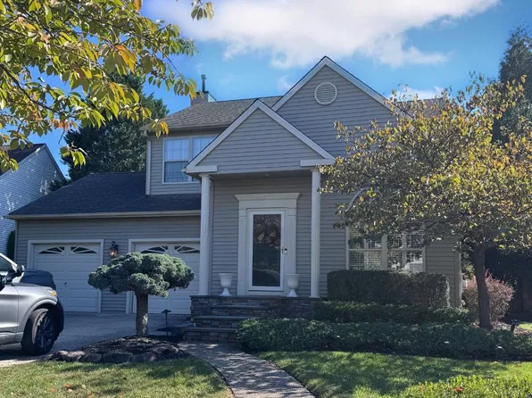16 Amberfield Dr, Delran, NJ 08075