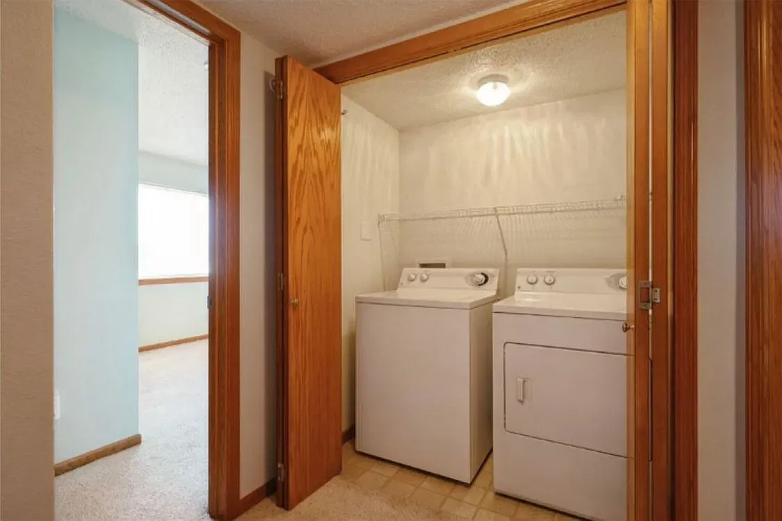 2 bed, 1029 sqft, $1,395 — Photo 4