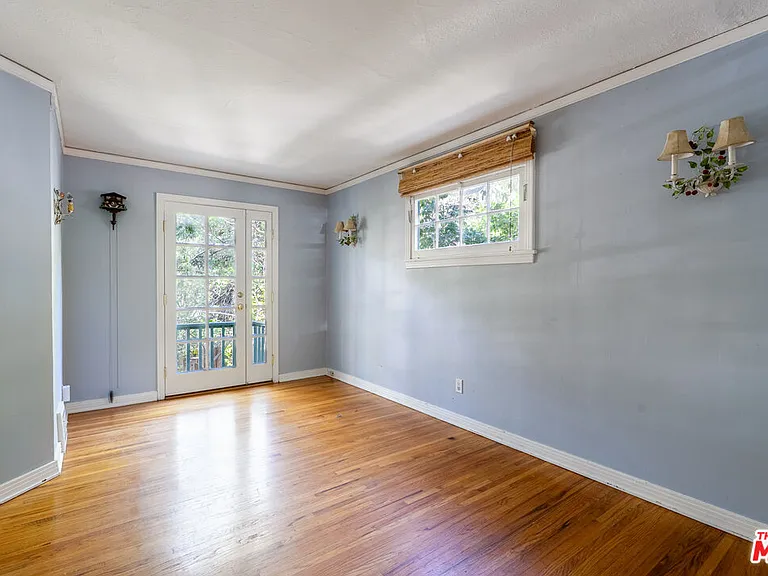 8066 Woodland Ln — Photo 11