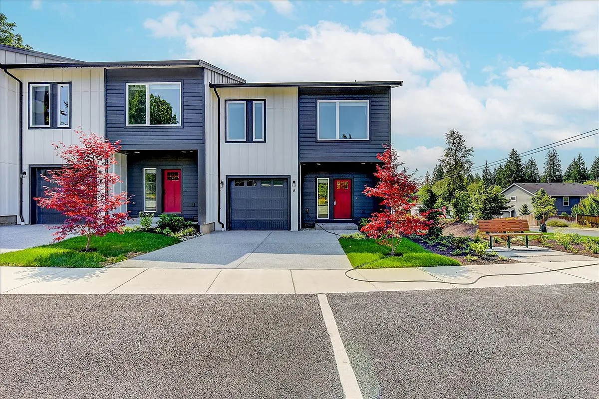 4 bed, 2.5 bath, 1815 sqft, $3,250 — Photo 2