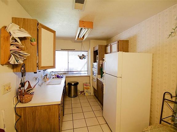 4th image of 1106 Providence Ct