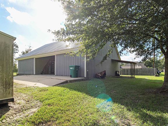 3rd image of 32268 Briarwood Ln