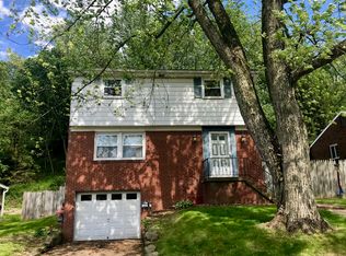 316 Crescent Garden Dr, Pittsburgh, PA 15235
