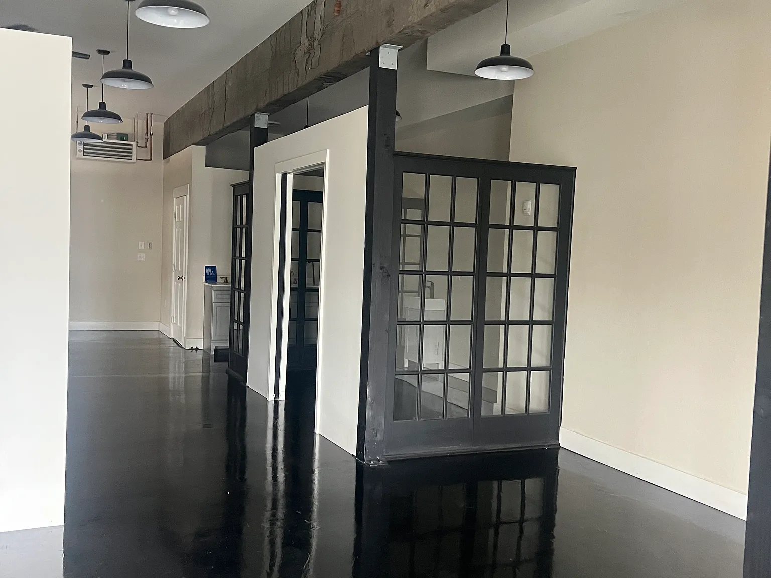2 bed, 1000 sqft, $2,800 — Photo 2