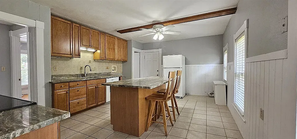 3 bed, $3,100 — Photo 1