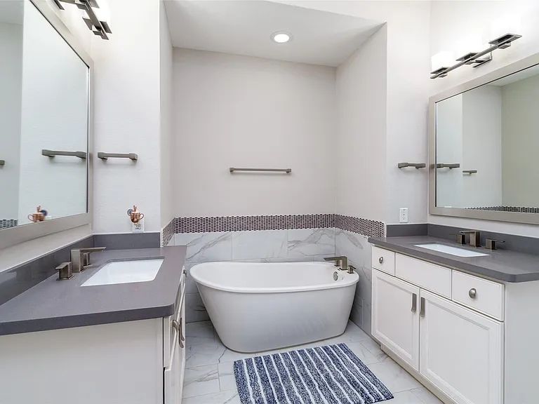 1303 Edwinstowe Trl — Photo 28