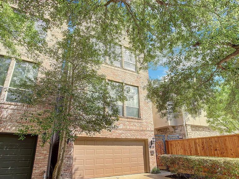 618 Asbury St — Photo 1