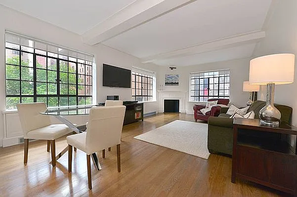 10 Park Ave #4D photo 1