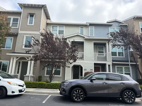 704 Jetty Dr, Richmond, CA 94804